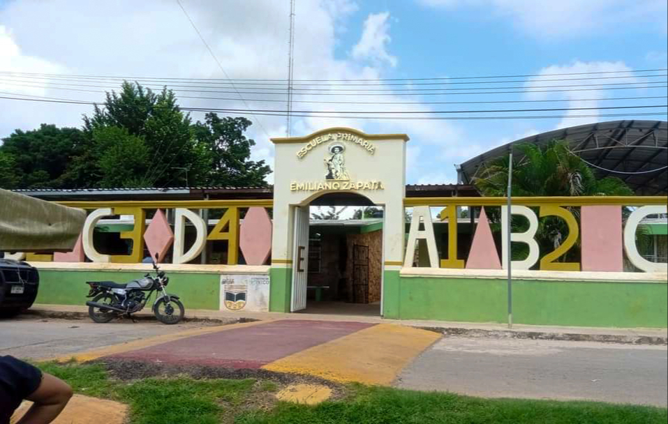 Hombre deja sin clases a estudiantes de una primaria de Tzucacab tras alegar ser el dueño del terreno