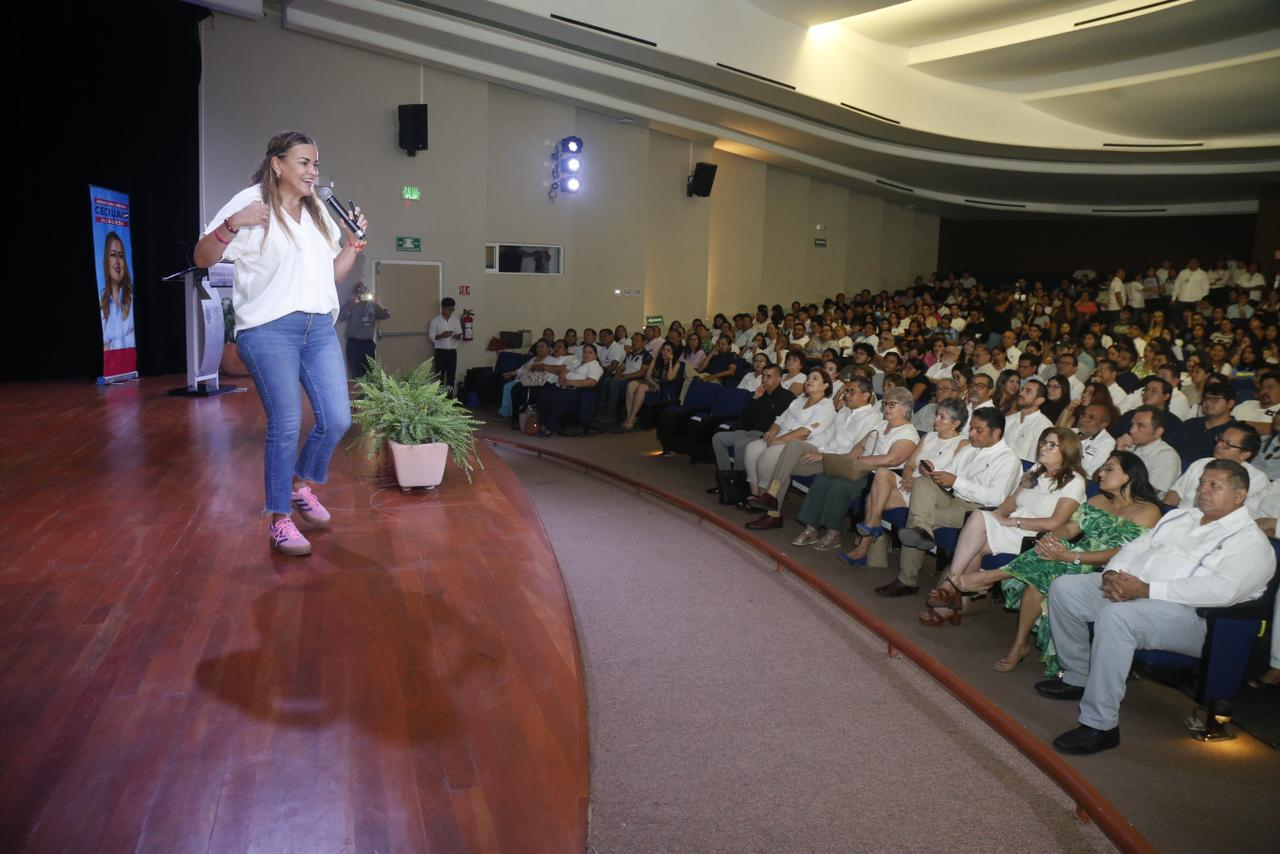 Cecilia Patrón destacó la importancia de los jóvenes en la política Cecilia Patrón destacó la importancia de los jóvenes en la política