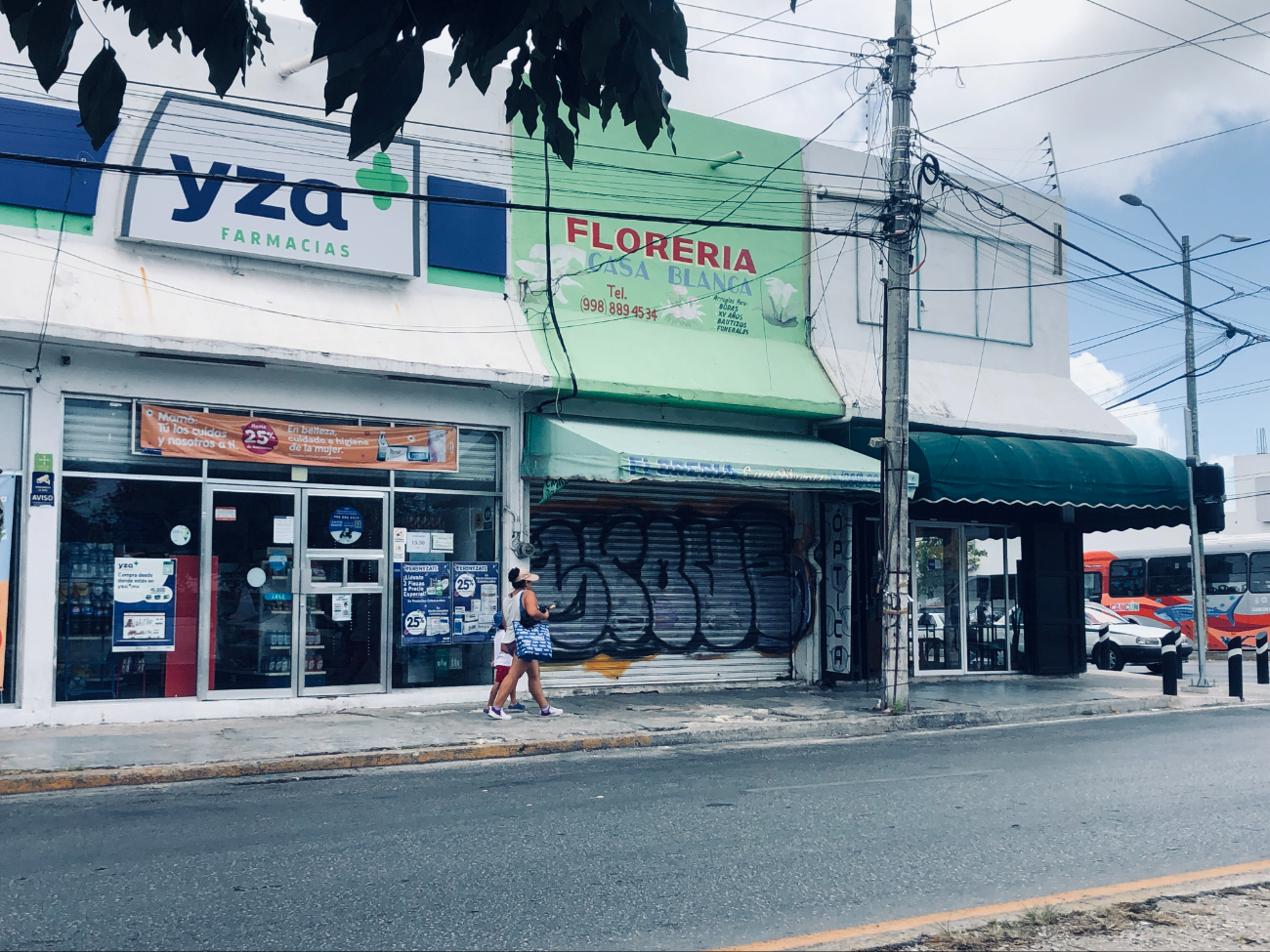 La creciente inflación, el aumento de impuestos y el grave golpe a empresarios de todos los sectores debido al “cobro de piso”, son los factores por el cierre de comercios La creciente inflación, el aumento de impuestos y el grave golpe a empresarios de todos los sectores debido al “cobro de piso”, son los factores por el cierre de comercios