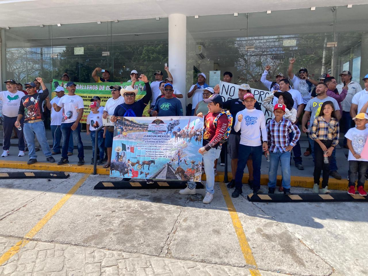 Niños y jóvenes también formaron parte de la marcha Niños y jóvenes también formaron parte de la marcha