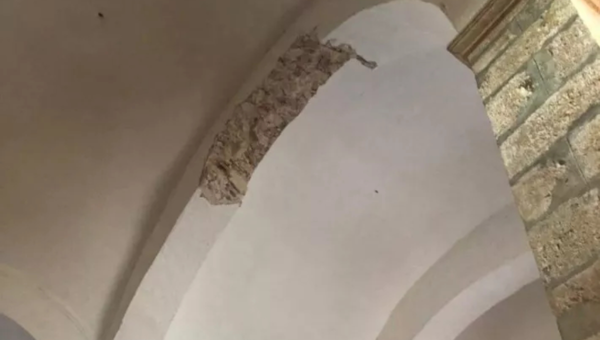 Parte del techo de la iglesia de Tekax colapsó Parte del techo de la iglesia de Tekax colapsó