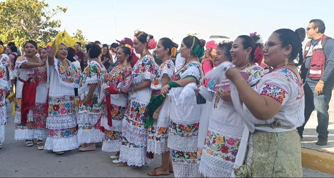 La Jarana Yucateca fue la protagonista del aeropuerto La Jarana Yucateca fue la protagonista del aeropuerto