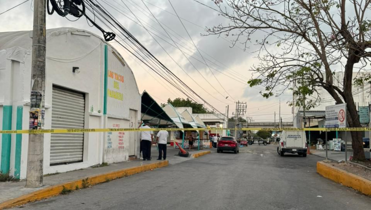 Ejecutan a una mujer en la terminal de combis de Playa del Carmen