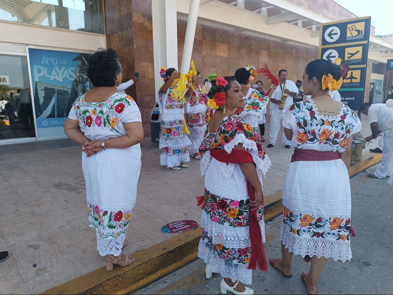 Los pasos de la jarana encantaron a viajeros Los pasos de la jarana encantaron a viajeros