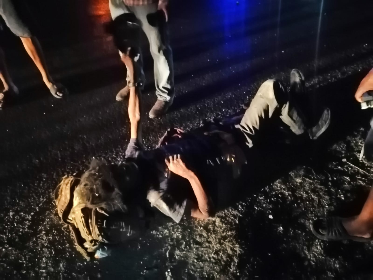 Paramédicos de la Cruz Roja auxiliaron al lesionado Paramédicos de la Cruz Roja auxiliaron al lesionado