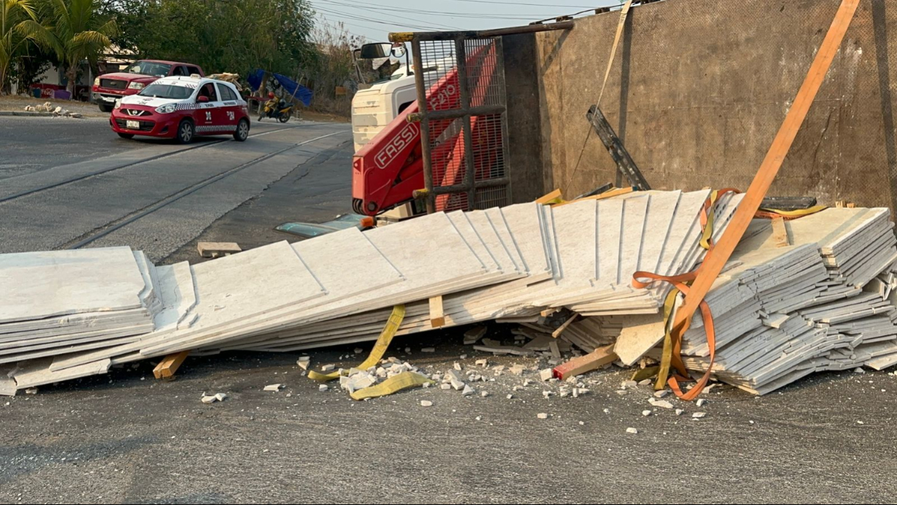 Por fortuna no hubo personas lesionadas en el accidente Por fortuna no hubo personas lesionadas en el accidente