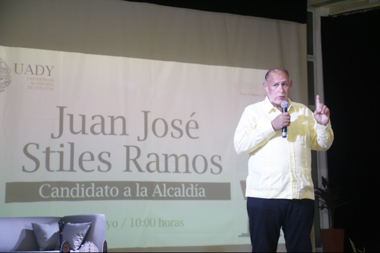 Juan José Stiles respondió preguntas que no fueron entendibles para los universitarios Juan José Stiles respondió preguntas que no fueron entendibles para los universitarios