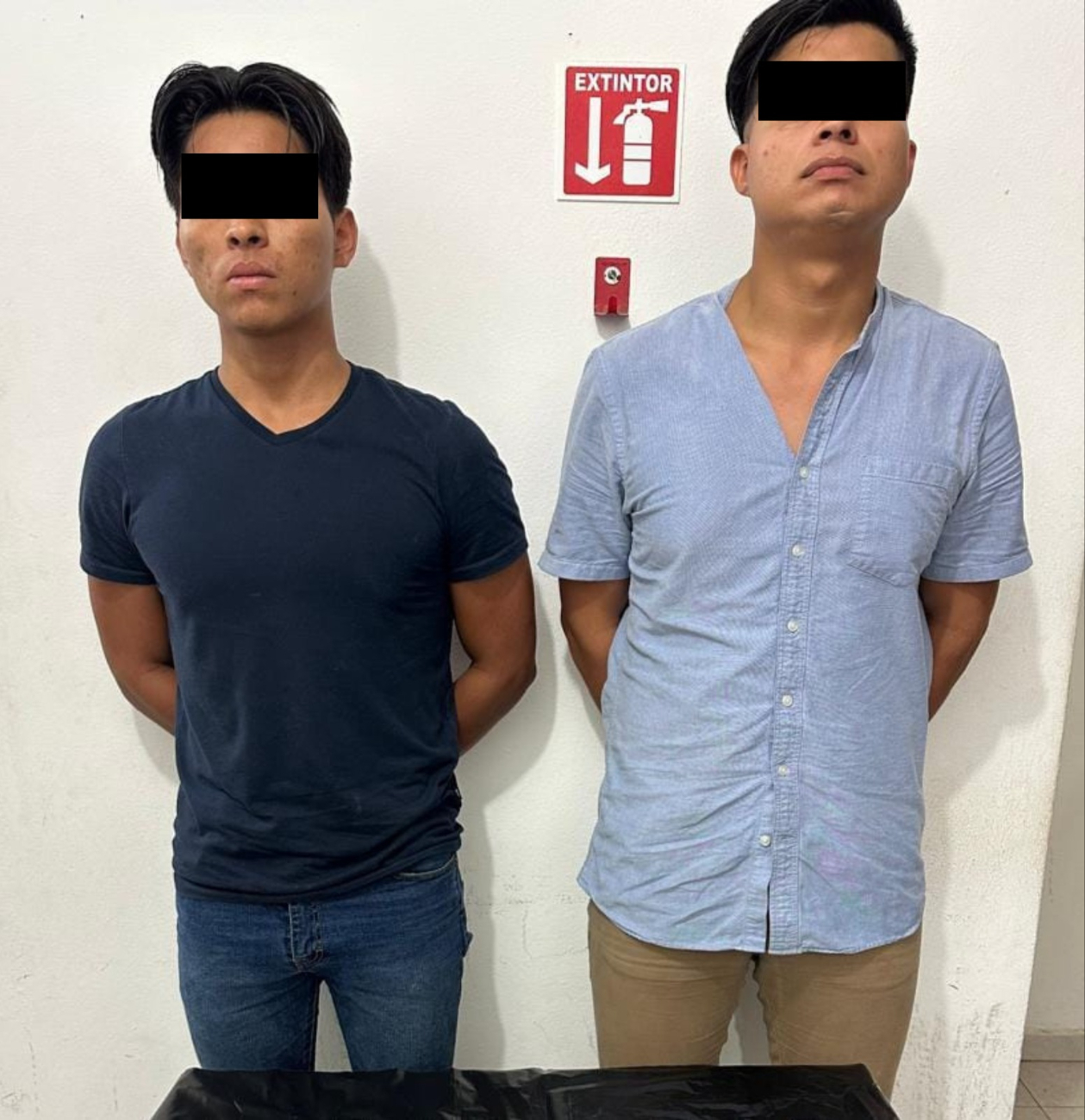 Los dos hombres poseían drogas al momento de su detención Los dos hombres poseían drogas al momento de su detención