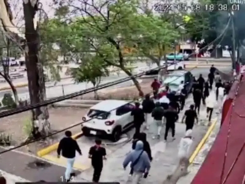 Un estudiante murió en un enfrentamiento entre estudiantes afuera del CCH Naucalpan Un estudiante murió en un enfrentamiento entre estudiantes afuera del CCH Naucalpan
