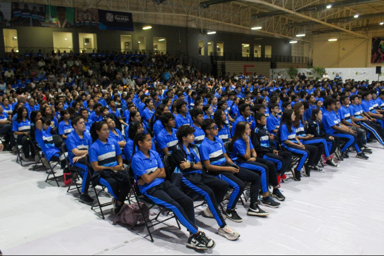 María Fritz, gobernadora interina, abandera a deportistas yucatecos rumbo a los Juegos Conade  2024: EN VIVO  