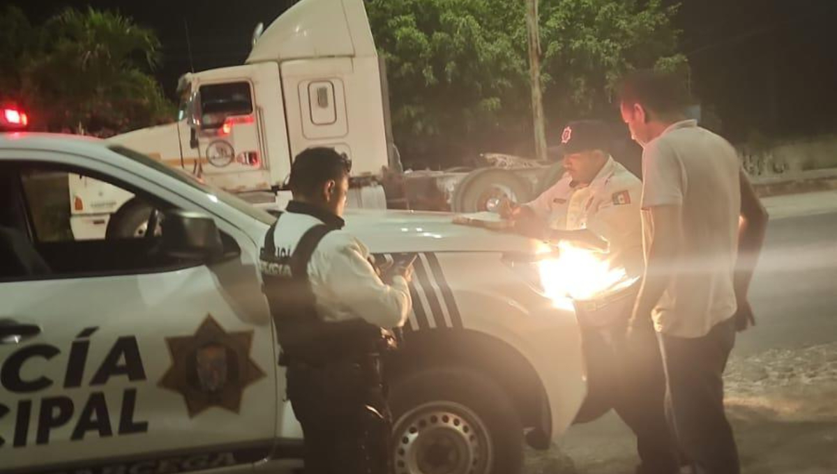 Asaltan con arma de fuego a trailero en la carretera Escárcega-Villahermosa 