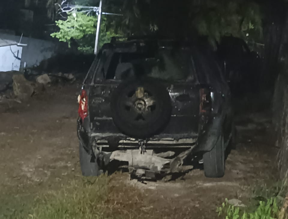 Otra camioneta se estaba incendiando Otra camioneta se estaba incendiando