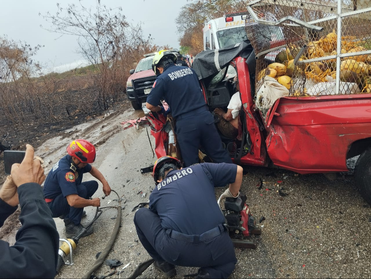 El hombre herido fue enviado de emergencia al hospital El hombre herido fue enviado de emergencia al hospital
