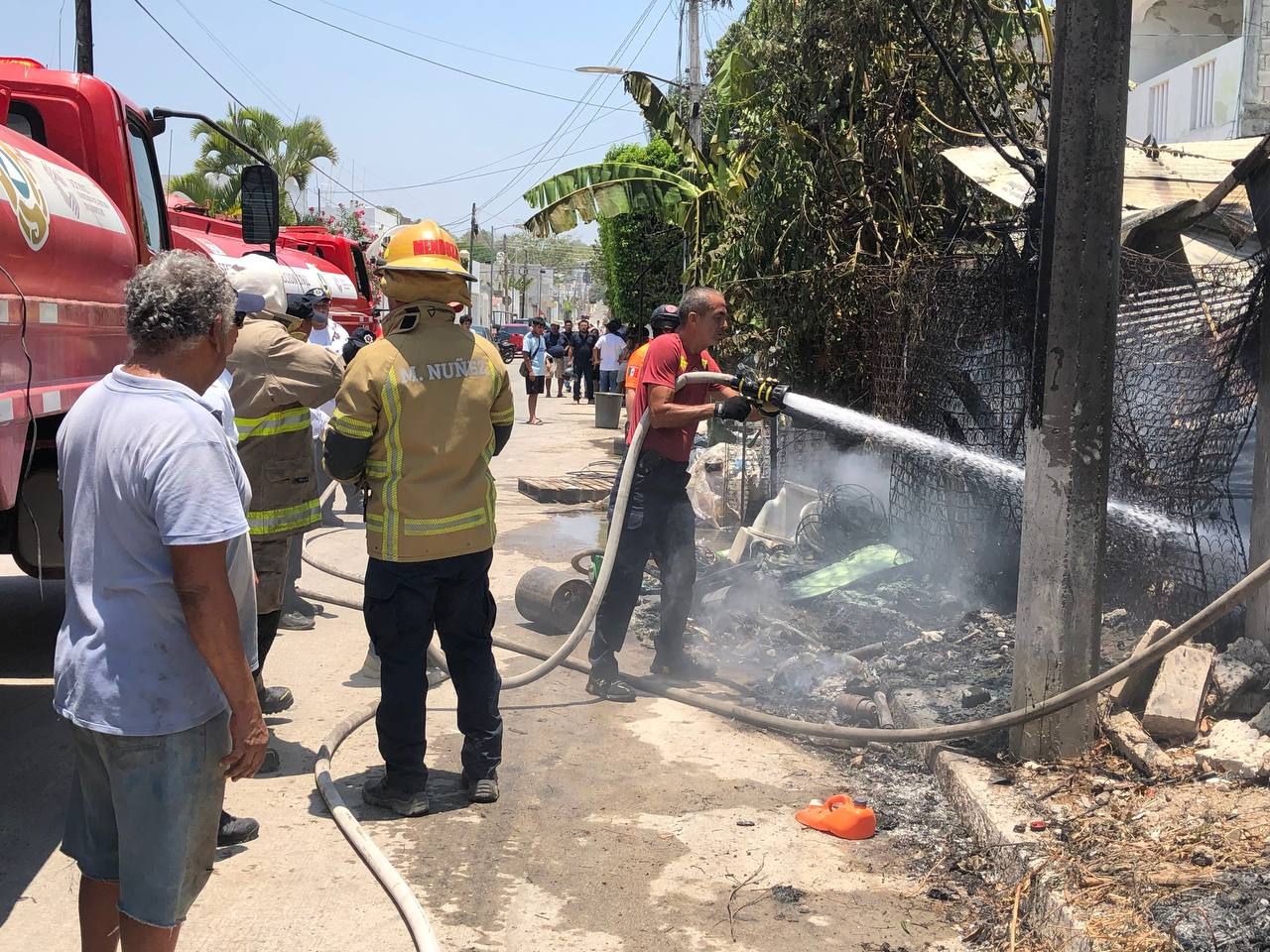 Entre los siniestros que han atendido a lo largo del año son incendios en casa habitación, incendio de comercio Entre los siniestros que han atendido a lo largo del año son incendios en casa habitación, incendio de comercio