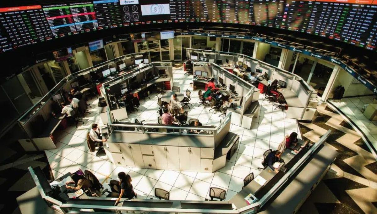 Este lunes 10 de junio la Bolsa Mexicana de Valores cerró con ligero repunte de 0.38% Este lunes 10 de junio la Bolsa Mexicana de Valores cerró con ligero repunte de 0.38%