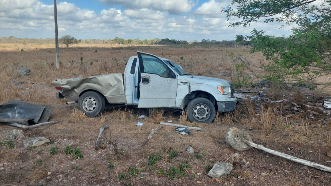 La camioneta resultó con múltiples daños en Tizimín La camioneta resultó con múltiples daños en Tizimín