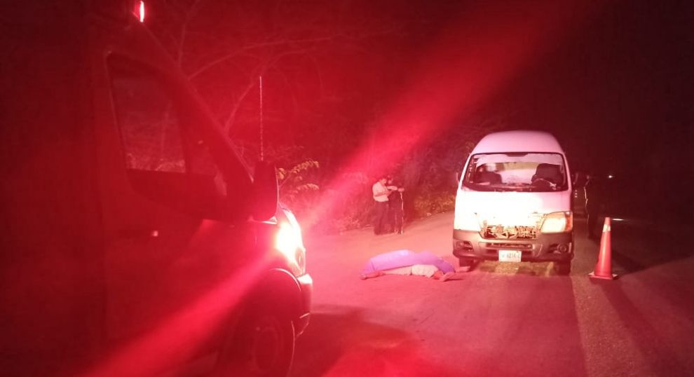 Agentes de seguridad tomaron posesión de la combi en Chemax Agentes de seguridad tomaron posesión de la combi en Chemax
