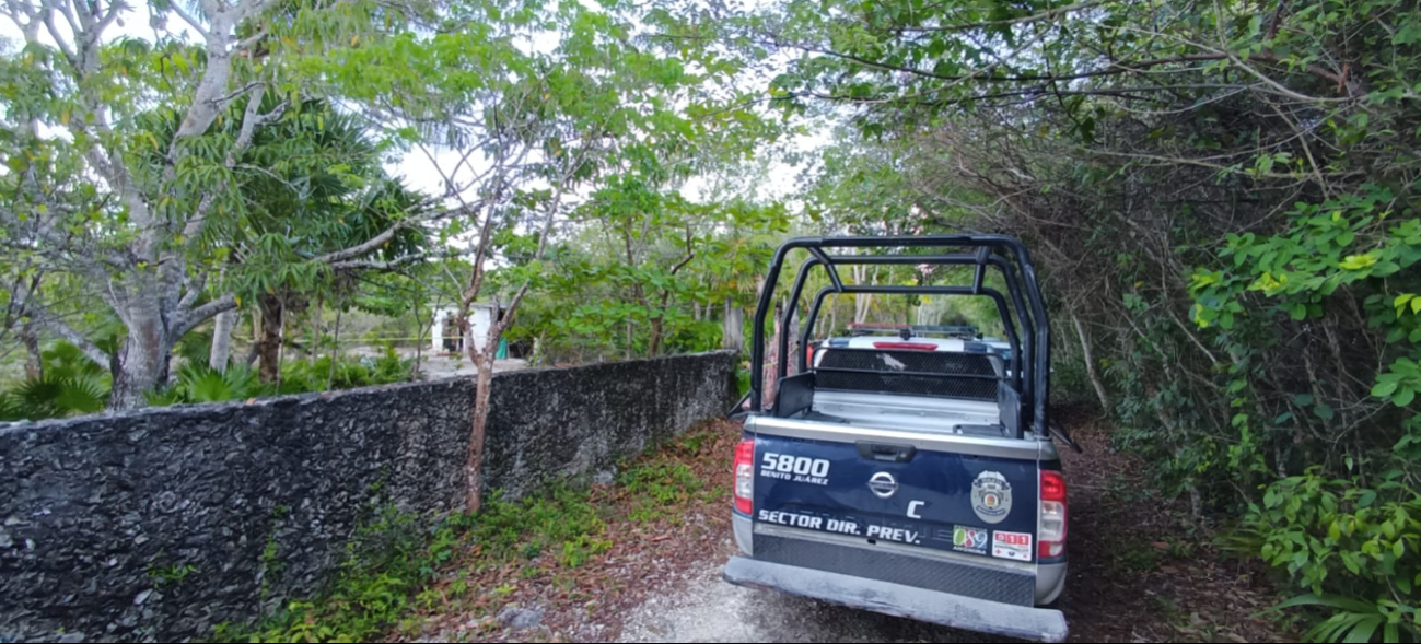 Agentes policiacos arribaron al sitio en la vía Kantunil-Cancún Agentes policiacos arribaron al sitio en la vía Kantunil-Cancún