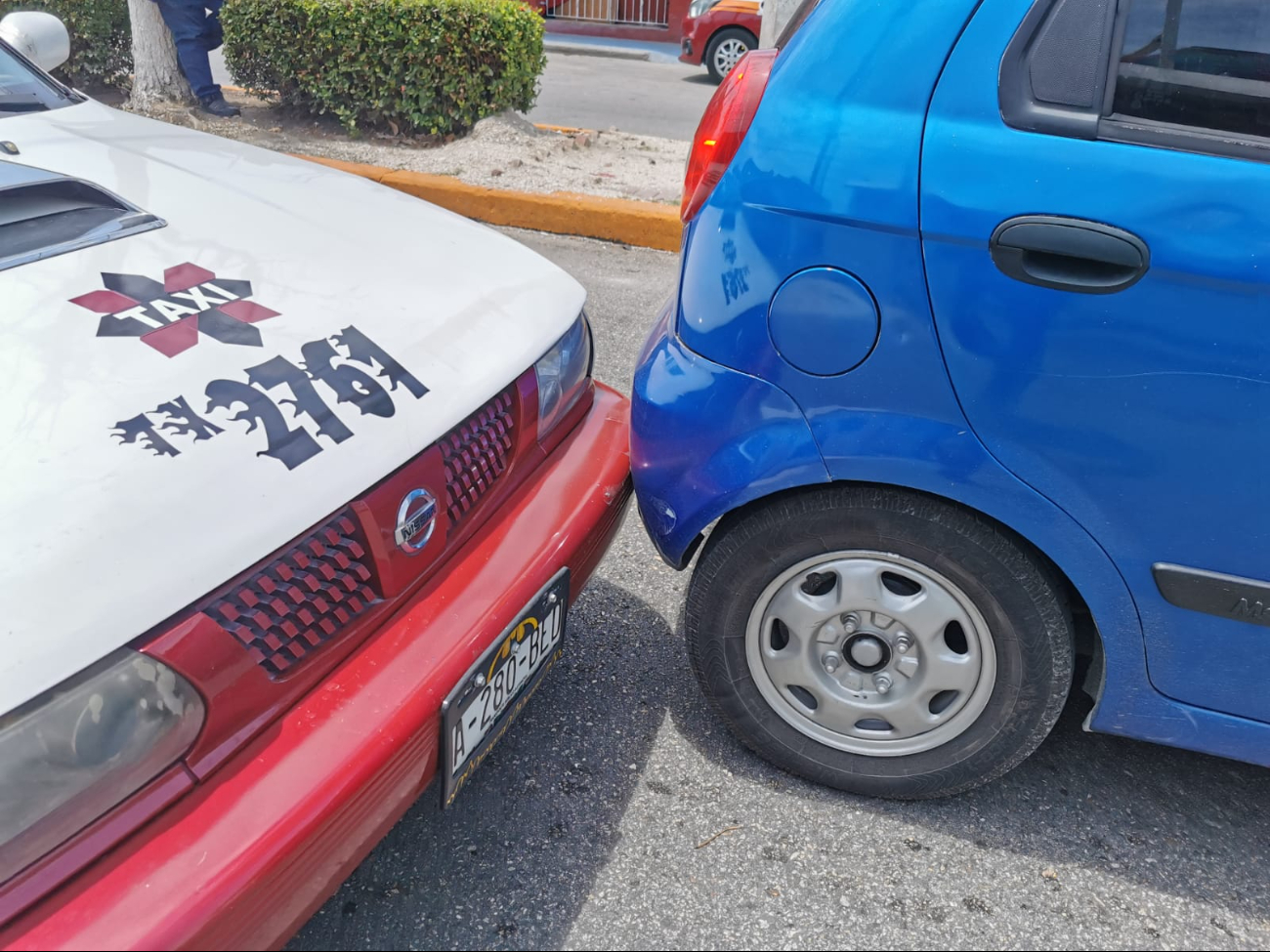Los vehículos terminaron obstruyendo el carril de alta circulación Los vehículos terminaron obstruyendo el carril de alta circulación