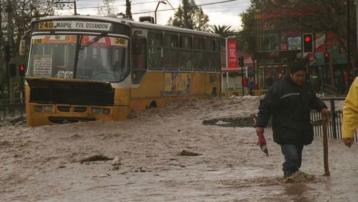 Las lluvias torrenciales en Chile, han provocado que miles de personas resulten afectadas Las lluvias torrenciales en Chile, han provocado que miles de personas resulten afectadas