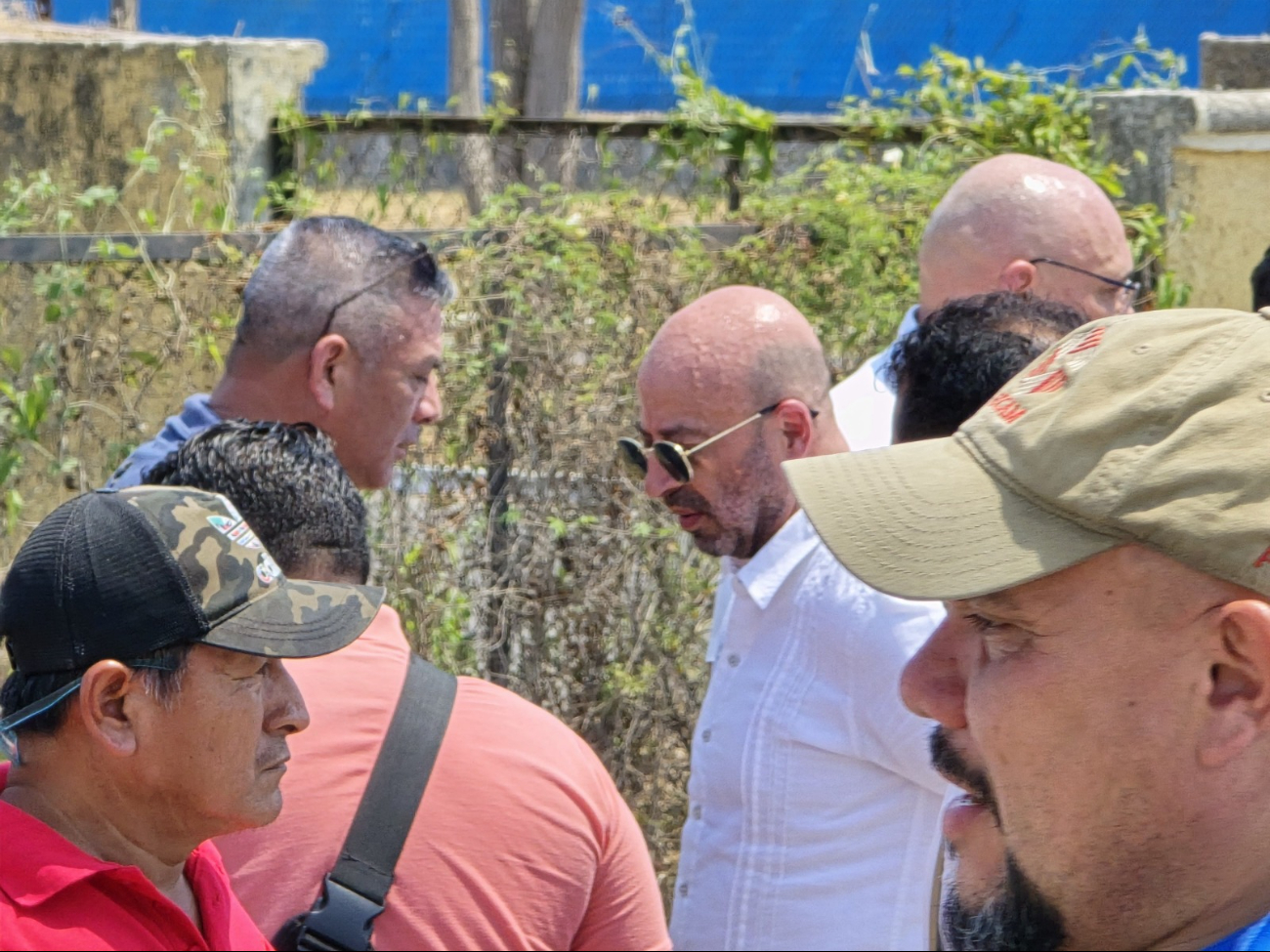 Renato se despidió este jueves de los trabajadores de la Fiscalía General de Campeche Renato se despidió este jueves de los trabajadores de la Fiscalía General de Campeche