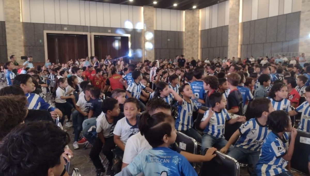 Mauricio Vila premia a los campeones de la Súper Liga Copa Gobernador 2024: EN VIVO