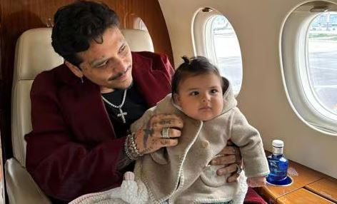 Christian Nodal con su hija Inti Christian Nodal con su hija Inti