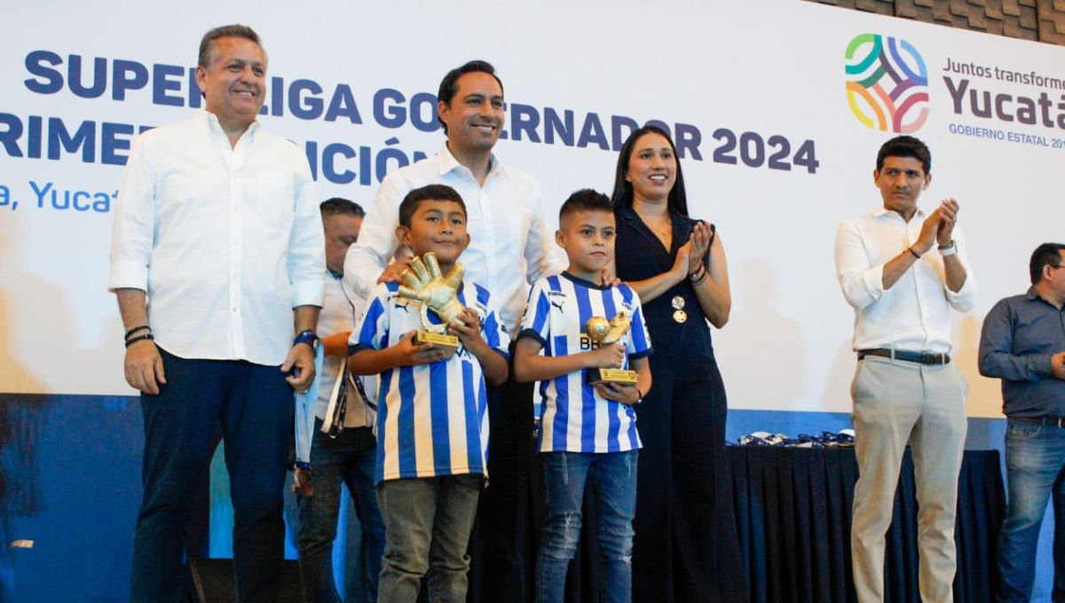 Mauricio Vila entrega campeonato de la Super Liga Copa Gobernador 2024 a Rayados Furia Mérida