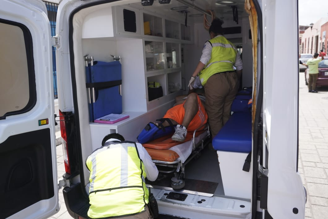 Motociclista herido al ser atropellado Motociclista herido al ser atropellado