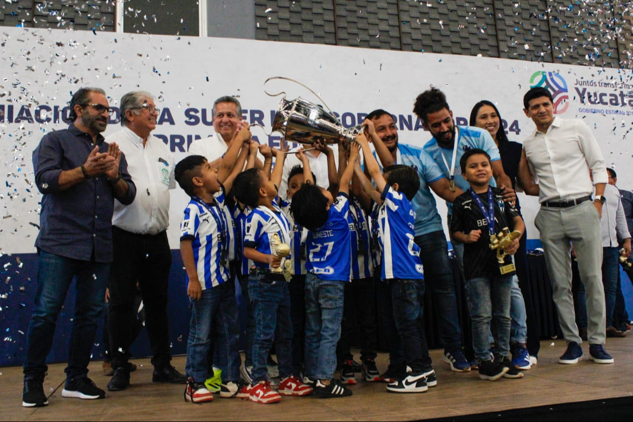 Rayados Furia Mérida celebra el título de la Copa Gobernador 2024 Rayados Furia Mérida celebra el título de la Copa Gobernador 2024