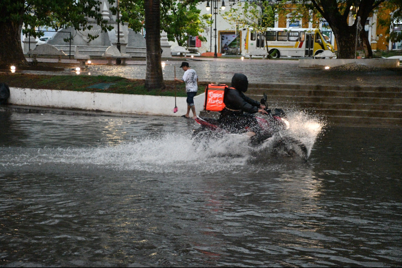 Tome sus precauciones, persistirán las lluvias intensas a torrenciales en Campeche