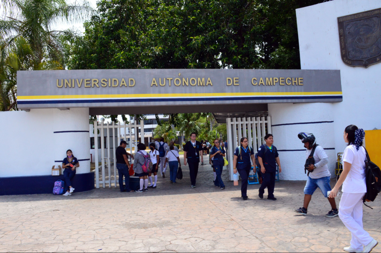 Cuentan con un total de 960 cupos en el nivel licenciatura de las áreas de la salud Cuentan con un total de 960 cupos en el nivel licenciatura de las áreas de la salud