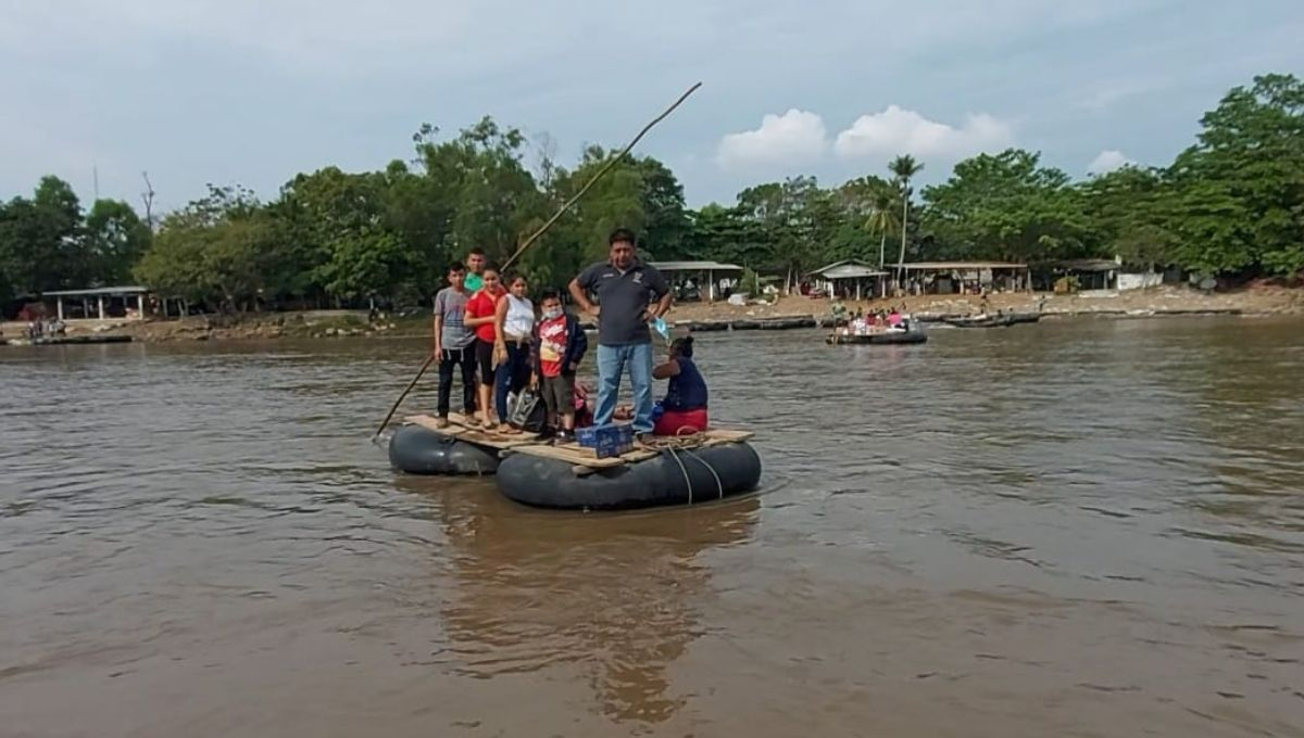 Protección Civil de Suchiate, Chiapas, advierte a migrantes a no cruzar el río ante la crecida por las lluvias