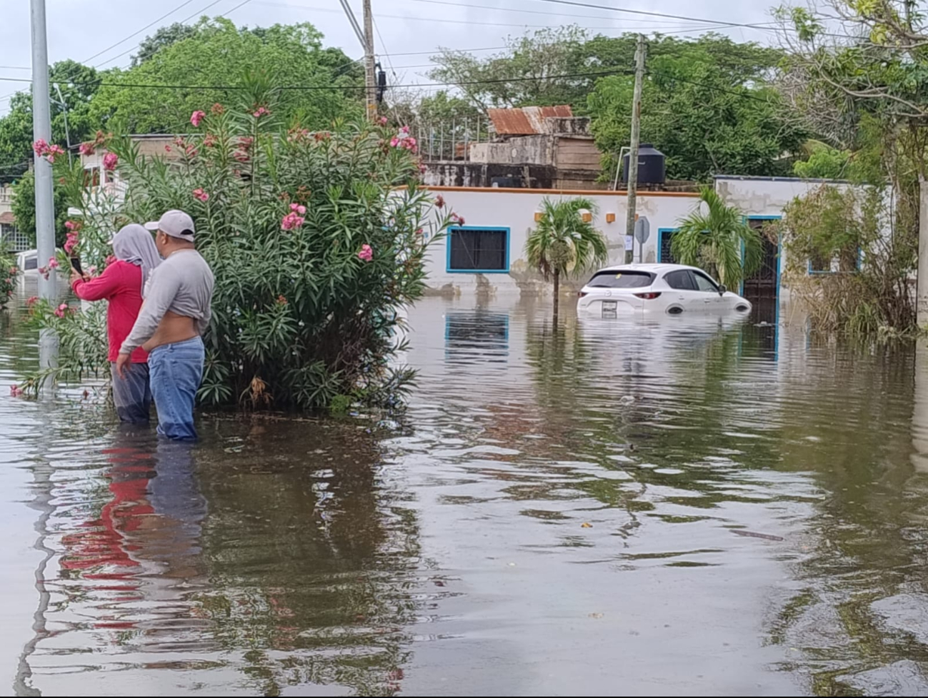 Fuertes lluvias azotan la ciudad de Chetumal, Quintana Roo /Carlos Fabro Fuertes lluvias azotan la ciudad de Chetumal, Quintana Roo /Carlos Fabro