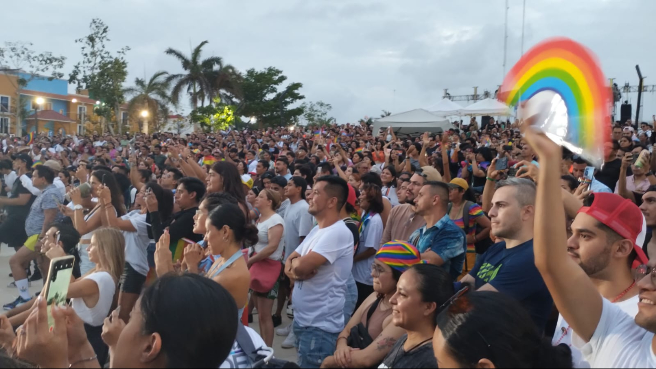 Marcha LGBTQ+ en Playa del Carmen / Yolanda Aldana Marcha LGBTQ+ en Playa del Carmen / Yolanda Aldana
