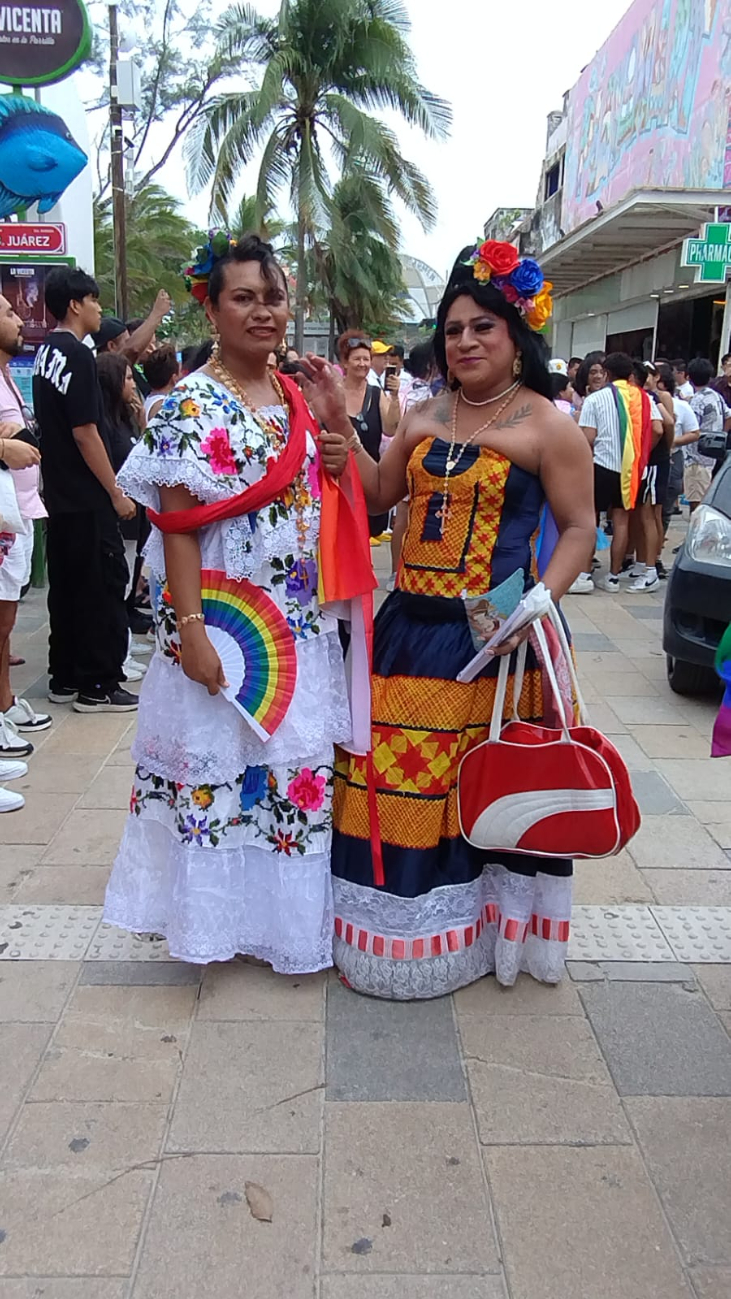 Marcha LGBTQ+ en Playa del Carmen / Yolanda Aldana Marcha LGBTQ+ en Playa del Carmen / Yolanda Aldana