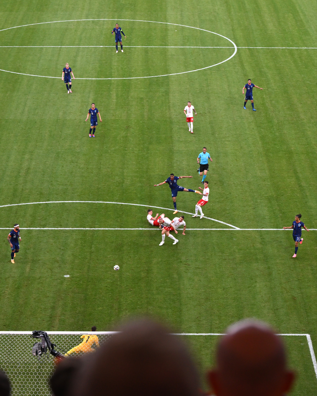 Erik Janza se convirtió en el tercer jugador en anotar un gol en una Eurocopa Erik Janza se convirtió en el tercer jugador en anotar un gol en una Eurocopa