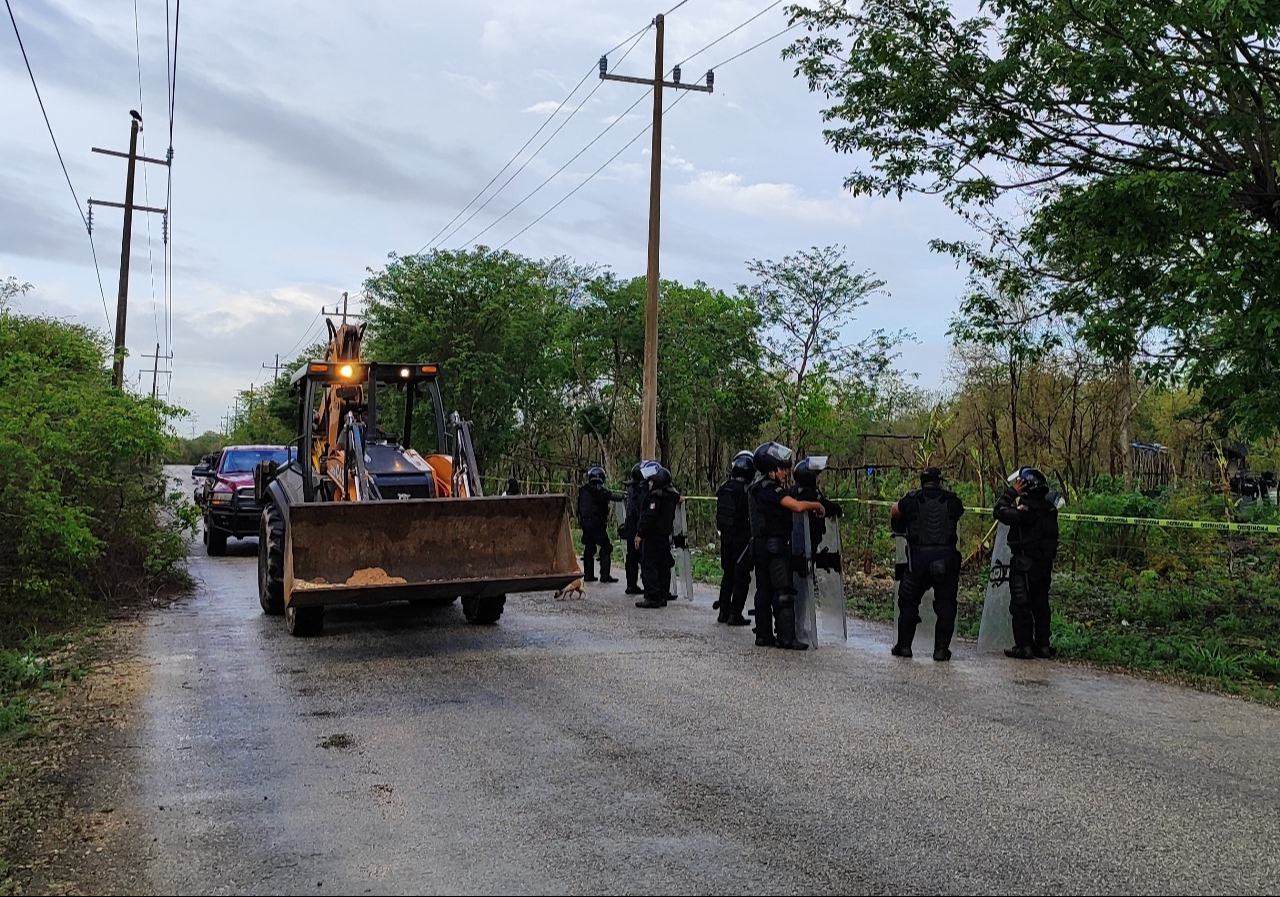 Agentes policiacos arribaron al sitio en Tizimín Agentes policiacos arribaron al sitio en Tizimín