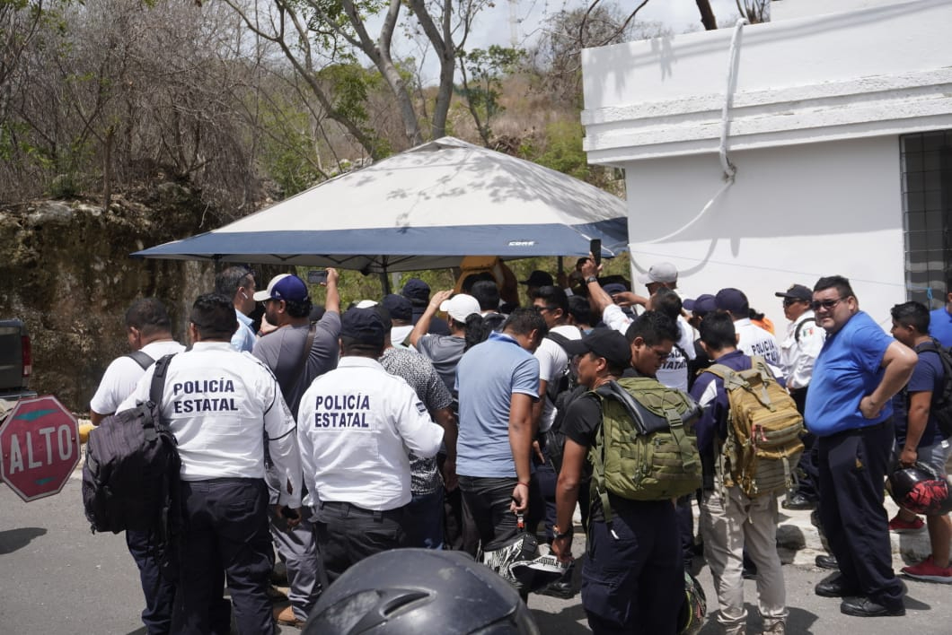 Niegan pago a policías de Campeche en paro, pese a amparo: EN VIVO 