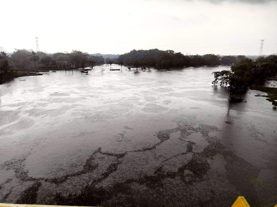 Las lluvias del ciclón tropical han causado la crecida inminente del río Chumpan Las lluvias del ciclón tropical han causado la crecida inminente del río Chumpan
