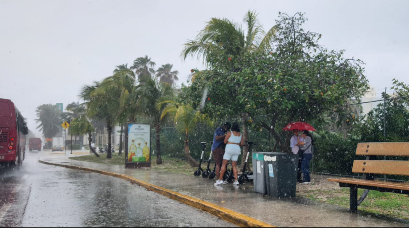 Los turistas han sido afectados por las lluvias Los turistas han sido afectados por las lluvias