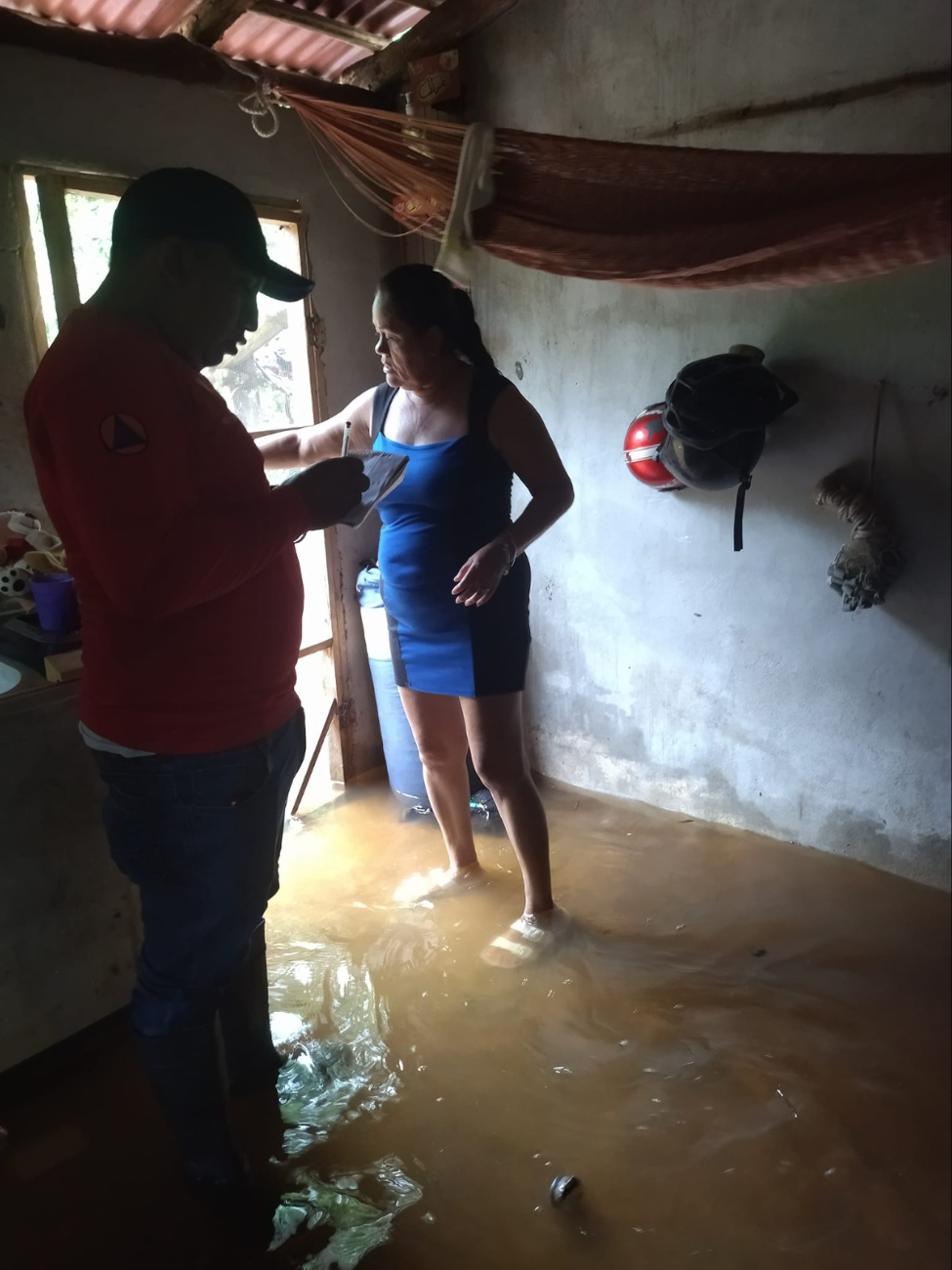 El agua ha comenzado a ingresar a los domicilios El agua ha comenzado a ingresar a los domicilios