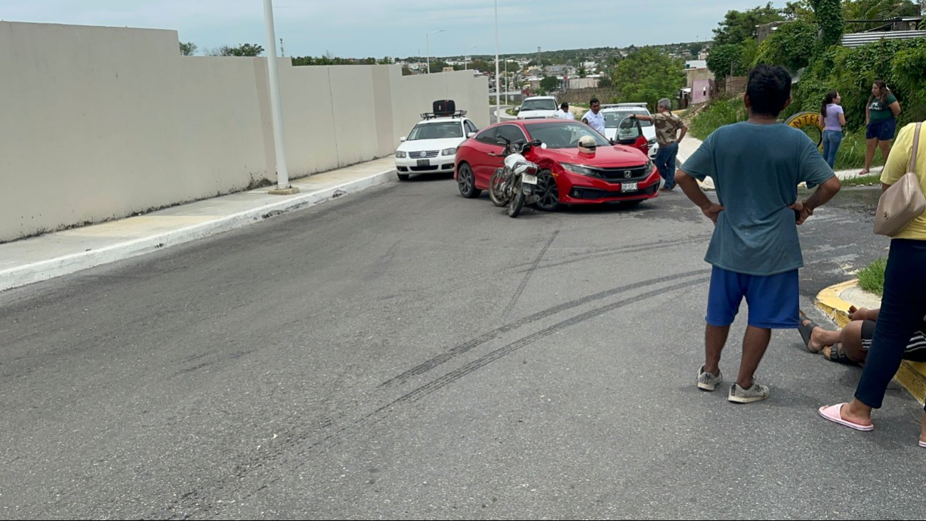 El motociclista no pudo frenar a tiempo El motociclista no pudo frenar a tiempo