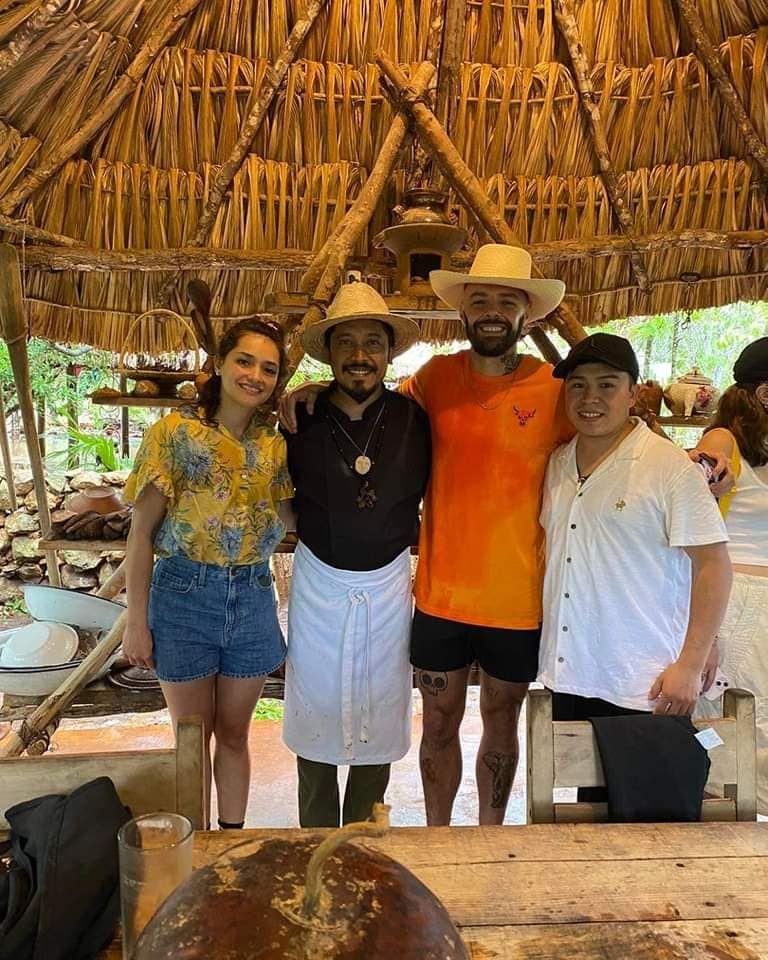 El cantante y productor, Jessy, compartió una experiencia culinaria con su familia