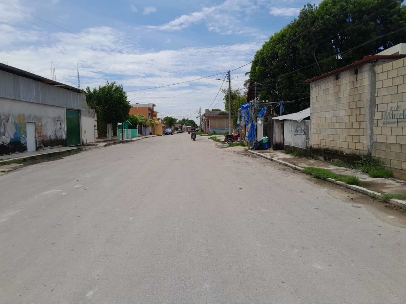 Los asaltantes le arrebataron el teléfono celular y huyeron a gran velocidad Los asaltantes le arrebataron el teléfono celular y huyeron a gran velocidad