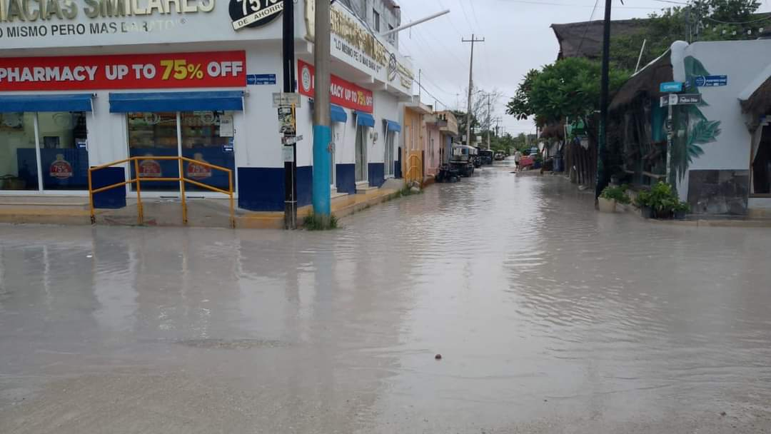 Se colocaron bombas de achique para desaguar las partes más afectadas de la isla. Se colocaron bombas de achique para desaguar las partes más afectadas de la isla.