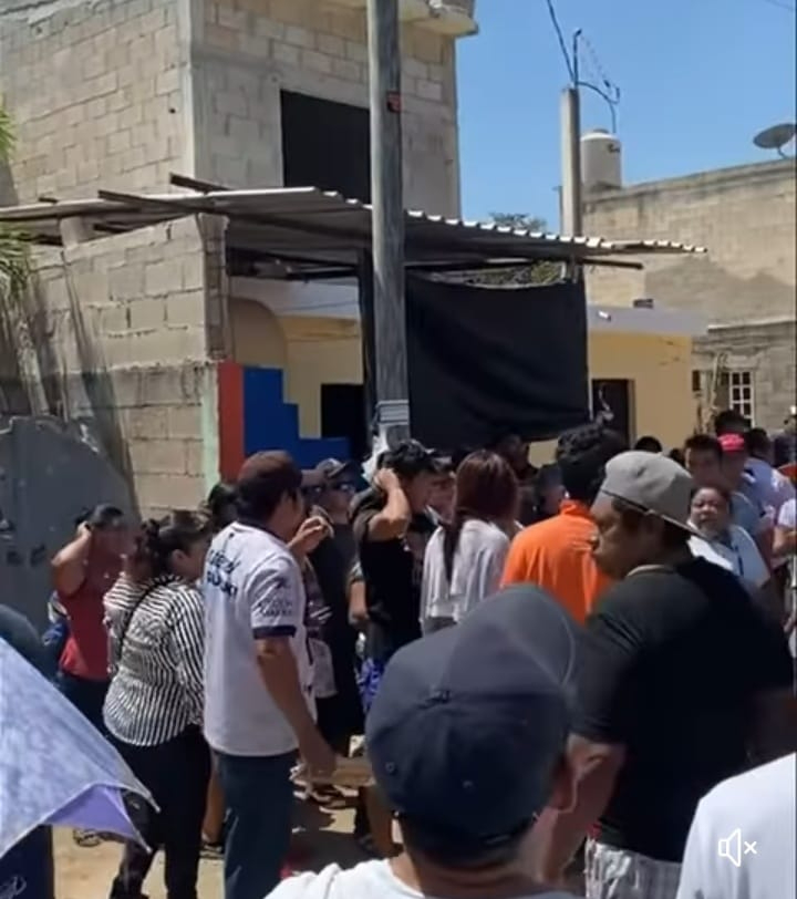Tiran gas pimienta en una casilla en Acanceh, Yucatán 