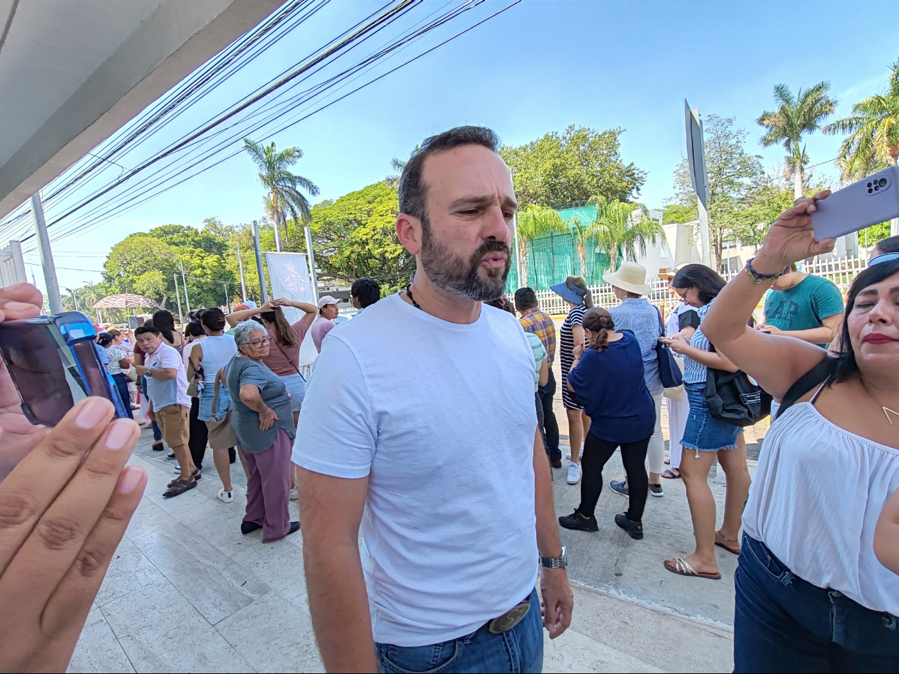 Jorge Chanona pidió a los campechanos que acudan a votar Jorge Chanona pidió a los campechanos que acudan a votar