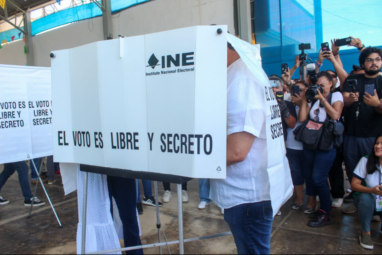 Renán Barrera resaltó la importancia de salir a votar Renán Barrera resaltó la importancia de salir a votar