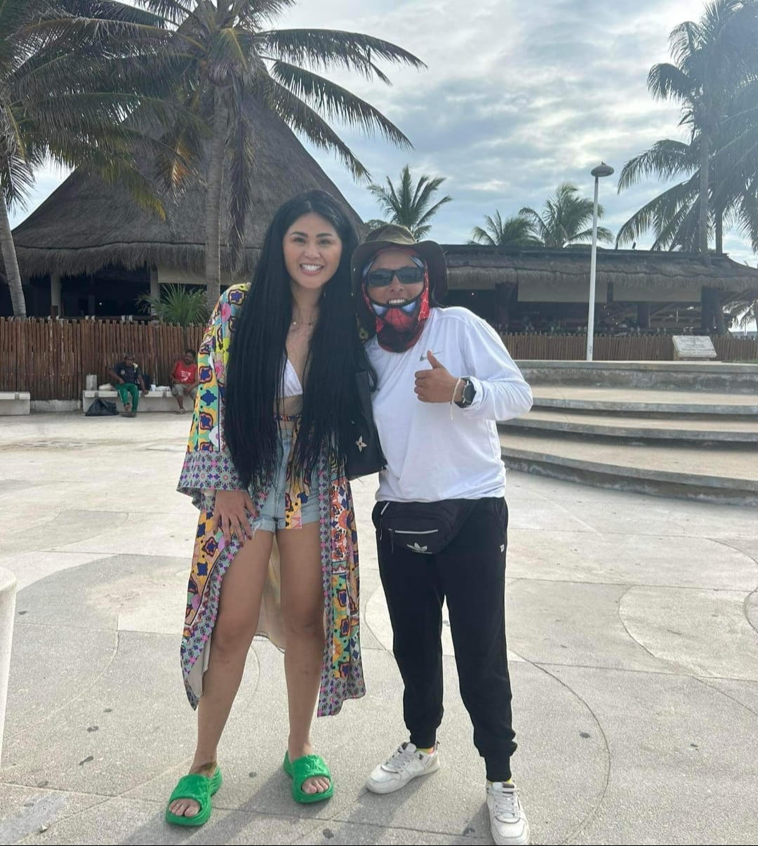 Gomita atiende a sus seguidores en Yucatán Gomita atiende a sus seguidores en Yucatán